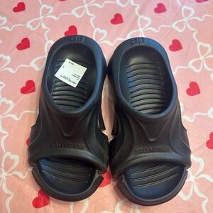 Balenciaga Black Mold Slides NWOT Pool Slides Activewear Streetwear Luxury
